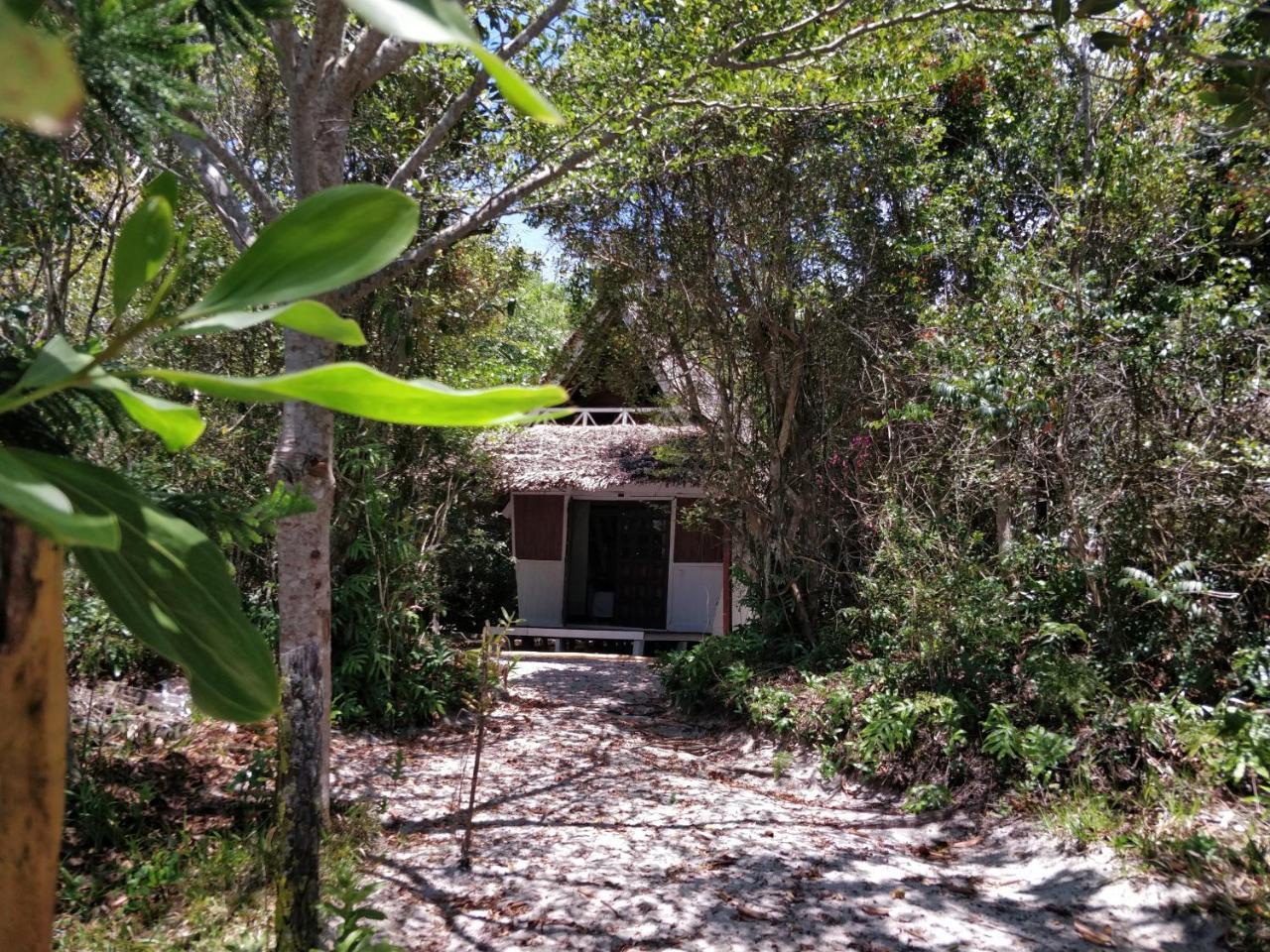 Les Acacias Bungalows Manambolo Luaran gambar