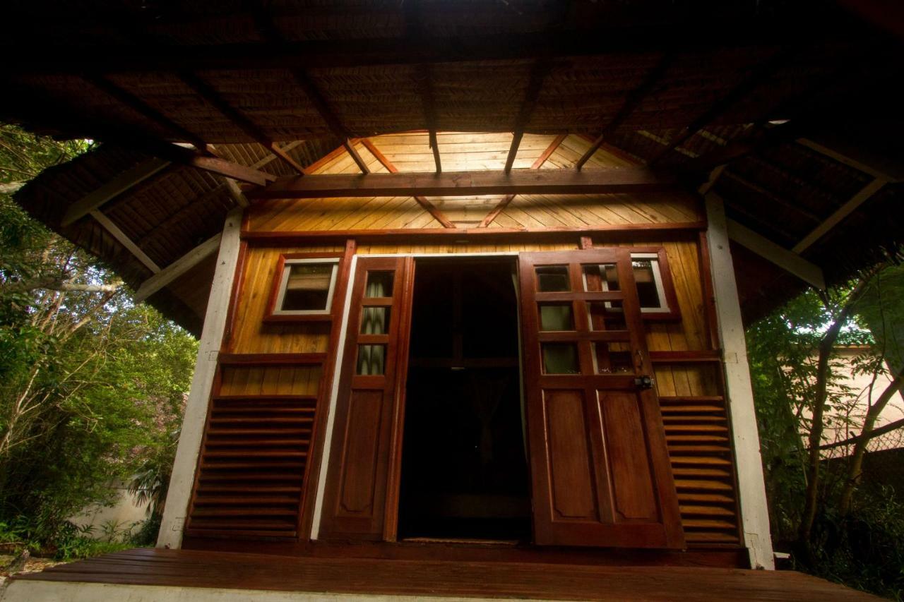 Les Acacias Bungalows Manambolo Luaran gambar